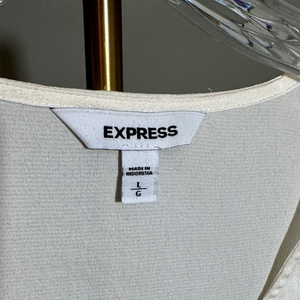 NWOT Express Cream Twist Front Blouse Looks and Feels like Silk - Picture 5 of 6
